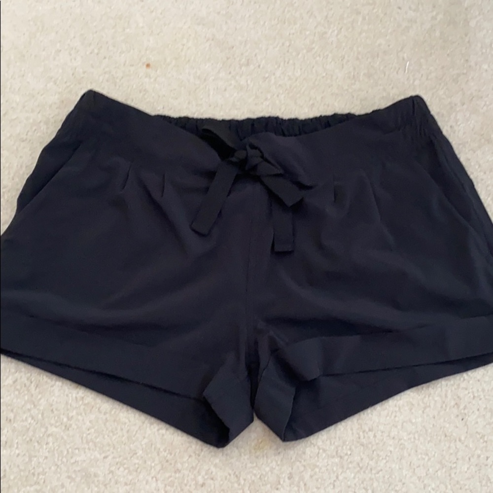 Lululemon black tie cuffed shorts